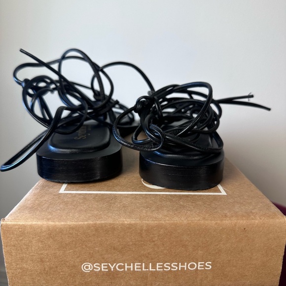 Like new Seychelles Lilac Two in Black leather lace up wrap around gladiator - Picture 9 of 10
